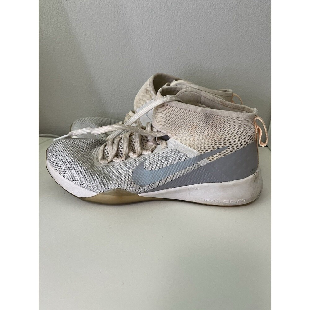 Women’s Nike Shoes Size 7